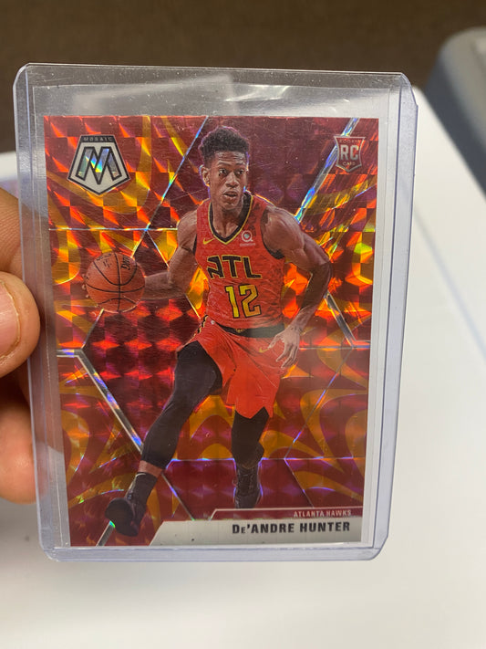 2019-20 Panini Mosaic Basketball De’Andre Hunter Orange Reactive Prizm No. 239