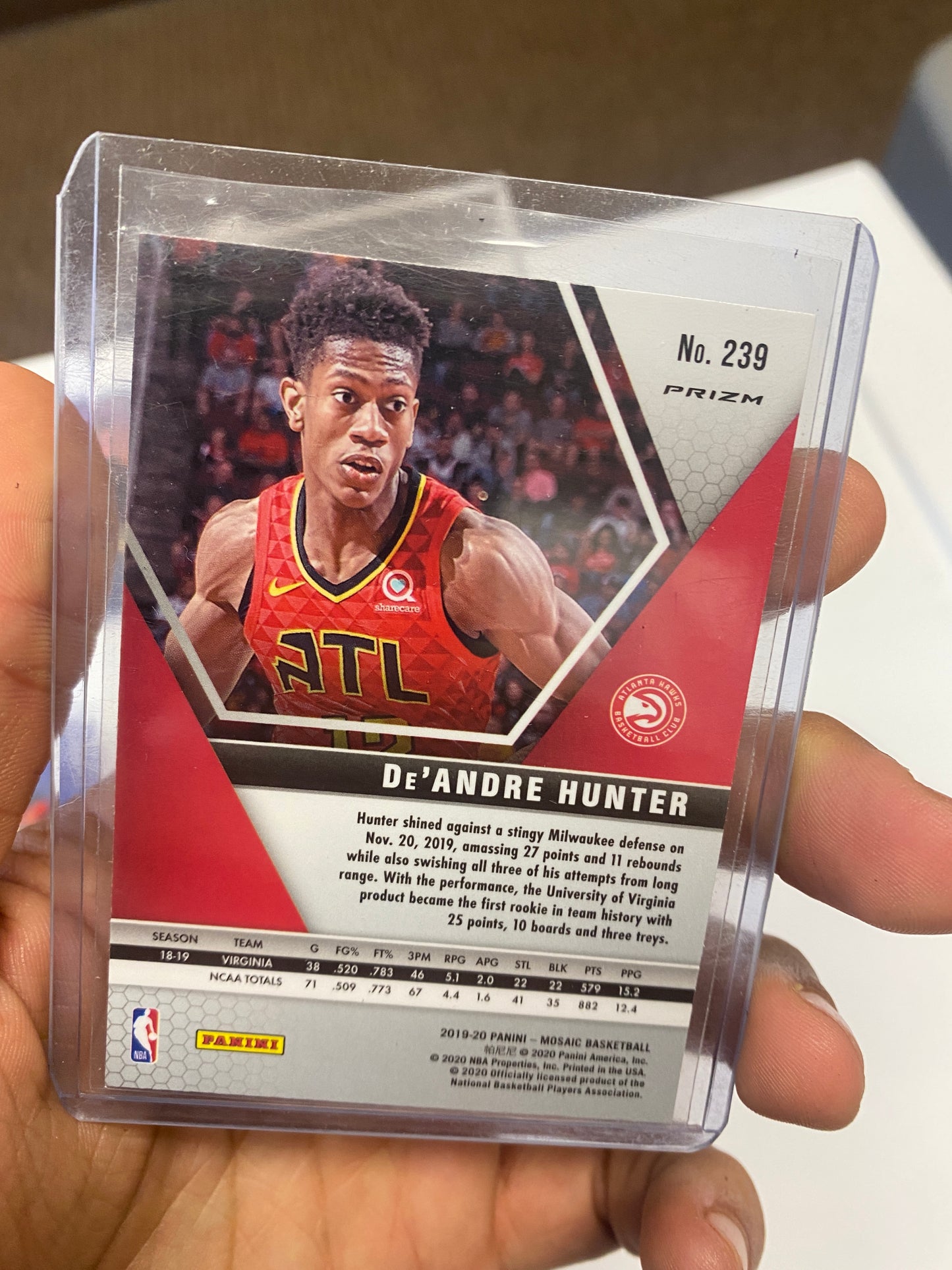 2019-20 Panini Mosaic Basketball De’Andre Hunter Orange Reactive Prizm No. 239