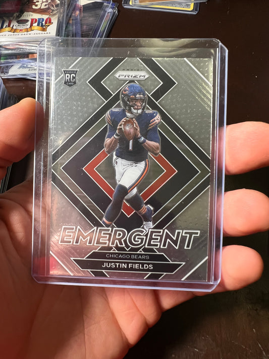 2021 Prizm Justin Fields RC Emergent